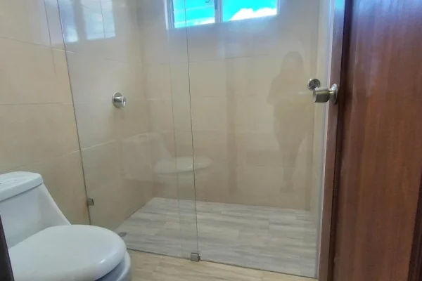 1096294515