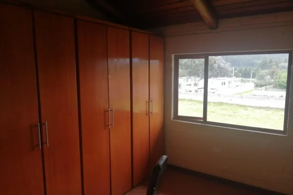 372282052