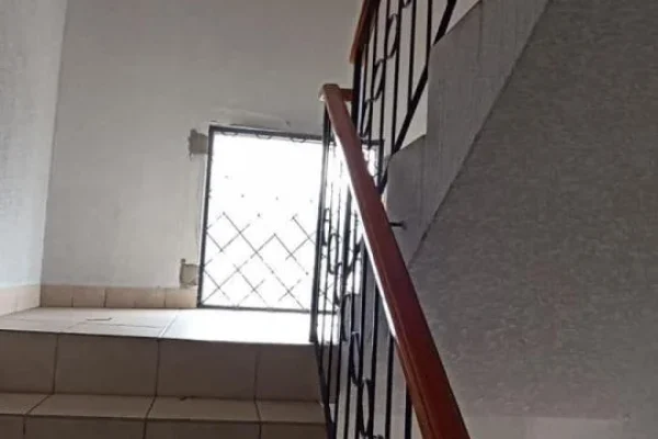 372286575