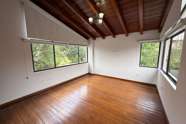 WhatsApp-Image-2025-12-01-at-10.48.27-7