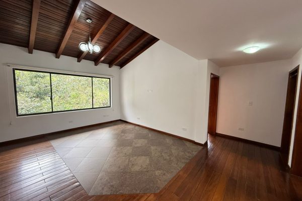 WhatsApp-Image-2025-12-01-at-10.48.31