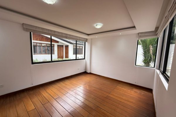 WhatsApp-Image-2025-12-01-at-10.48.33-3