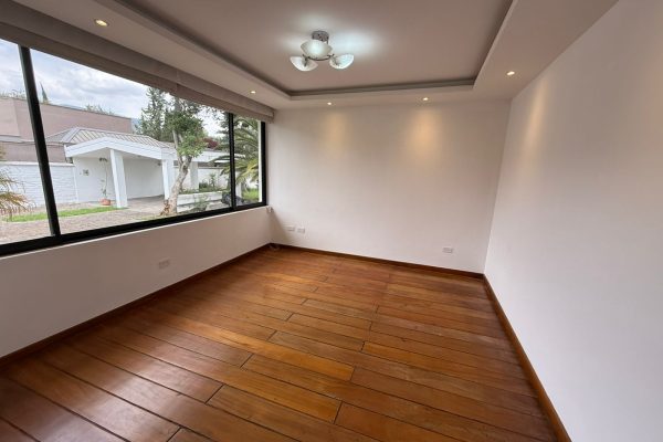 WhatsApp-Image-2025-12-01-at-10.48.35-1