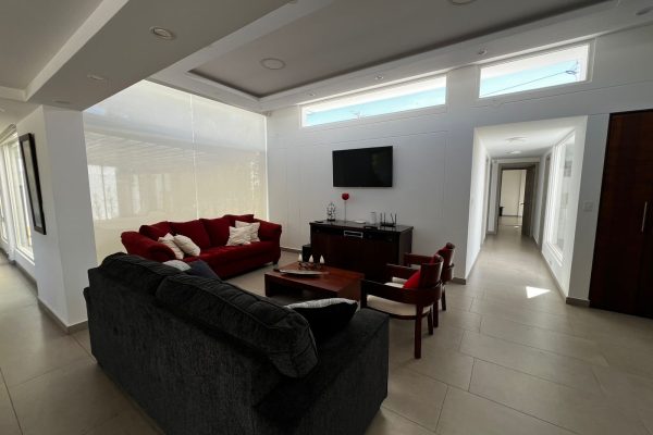 b306a77e-6734-48e2-b6c1-b64bccb79070